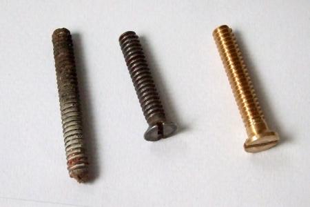 Comparison of screws